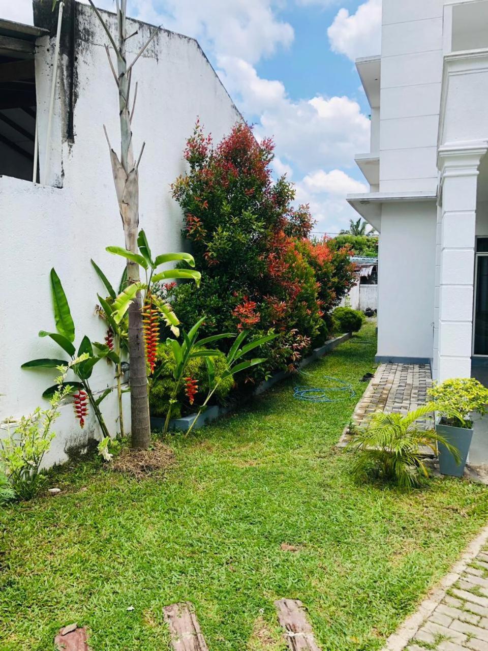 Vidushi Home Minuwangoda Exterior photo