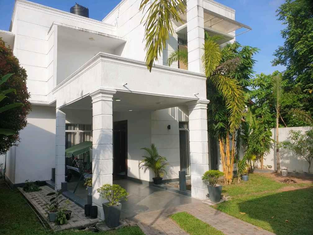 Vidushi Home Minuwangoda Exterior photo